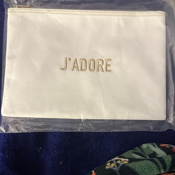 J’adore (by Dior)White Cosmetic Bag or Makeup Pouch Novelty Item GWP VIP - Picture 1 of 5